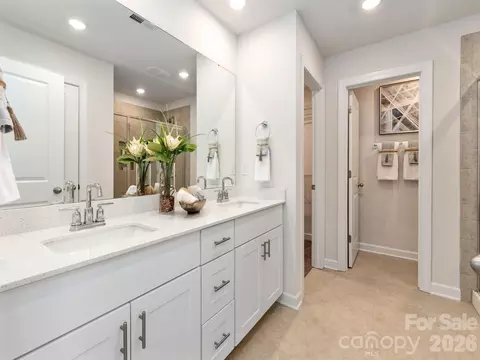 Bath - 3064 14th Ne Ave NE, Conover, NC 28613 photo 1 of 2