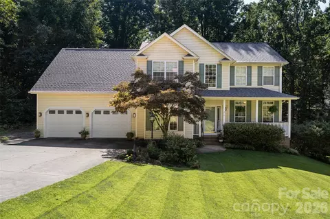 216 Holly Ln, Greer, SC 29651