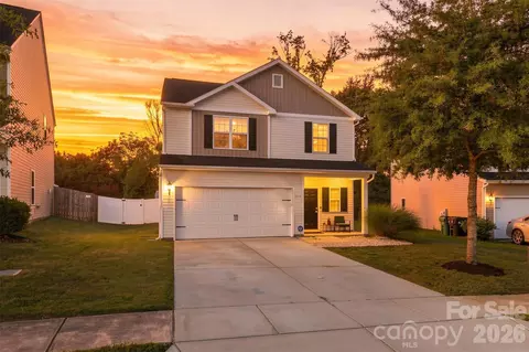 8219 Paw Valley Ln, Charlotte, NC 28214