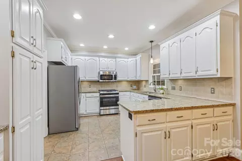 Kitchen - 5385 Stone Brook Ct, Davidson, NC 28036 photo 2 of 4