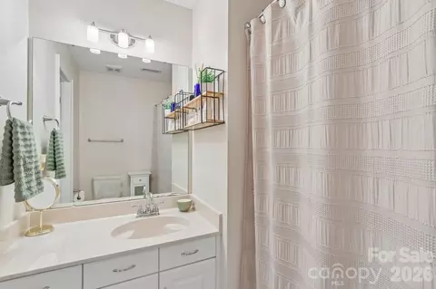 Bath - 5385 Stone Brook Ct, Davidson, NC 28036 photo 6 of 6