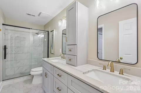 Bath - 5385 Stone Brook Ct, Davidson, NC 28036 photo 5 of 6