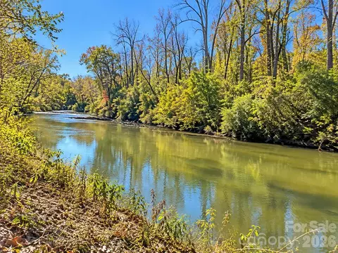 212 Woodset Dr, Forest City, NC 28043