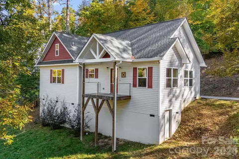 171 Rambling Trl, Hendersonville, NC 28739