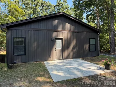 Exterior - 204 E Poplar St, Stanley, NC 28164 photo 4 of 4