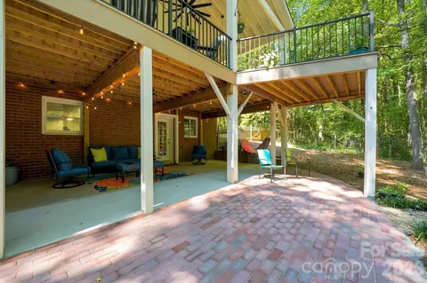 Exterior - 405 Pine Rd, Davidson, NC 28036 photo 6 of 10