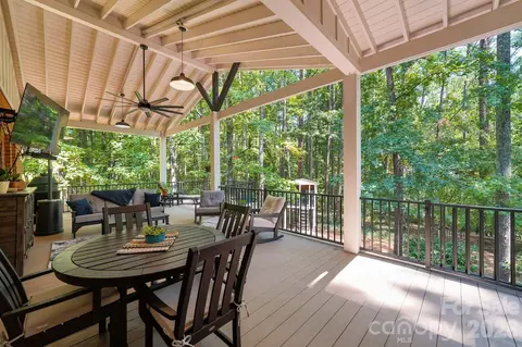 Exterior - 405 Pine Rd, Davidson, NC 28036 photo 4 of 10