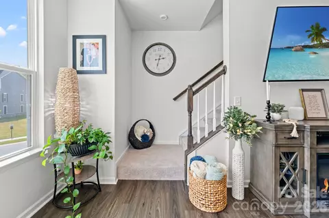 Entry Way - 435 Lahinch Dr, Tega Cay, SC 29708 photo 2 of 4