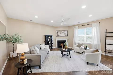 7572 Nolen Farm Dr, Gastonia, NC 28056