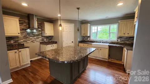 967 Barnardsville Hwy, Weaverville, NC 28787