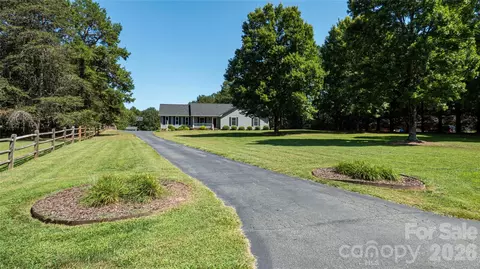187 Sunfish Dr, Mooresville, NC 28117