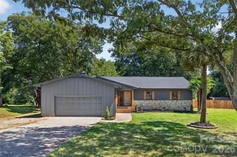 129 Mooreland Rd, Mooresville, NC 28117