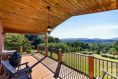 93 Orchard Hl, Saluda, NC 28773