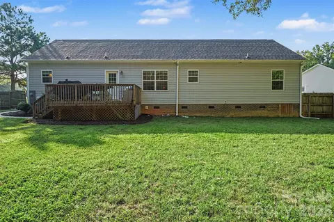 Exterior - 5914 Ruffner Ct, Wingate, NC 28174 photo 5 of 5