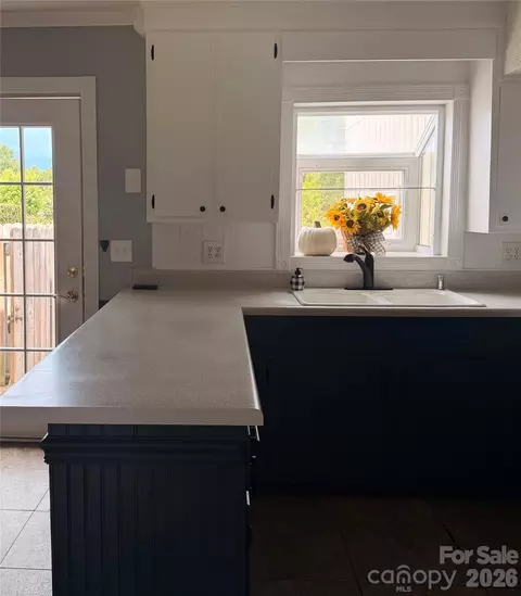 Kitchen - 103 Crestlane C Dr #C, Morganton, NC 28655 photo 2 of 2