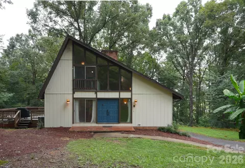 7 Brookwood Ln, Taylorsville, NC 28681