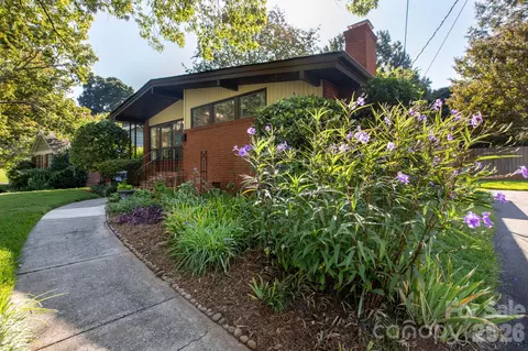 1526 Briarfield Dr, Charlotte, NC 28205