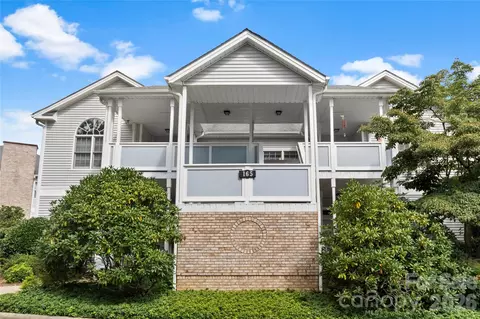 165 Ewbank Garden Dr, Hendersonville, NC 28791