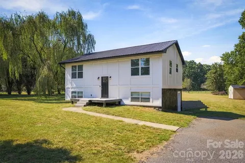 2646 Icard Rhodhiss Rd, Connelly Springs, NC 28612