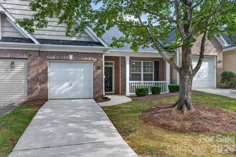 4641 Willow Glen Rd, Harrisburg, NC 28075