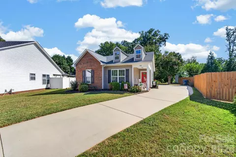 308 Llewellyn St, Belmont, NC 28012