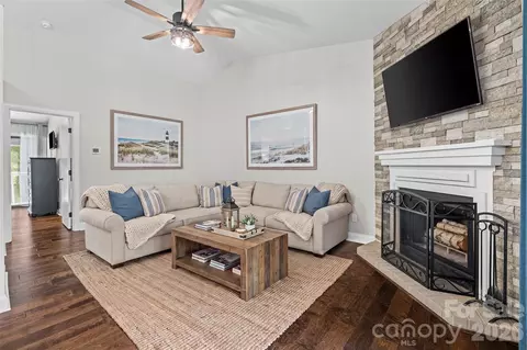 4160 Charlotte F Hwy #F, Lake Wylie, SC 29710