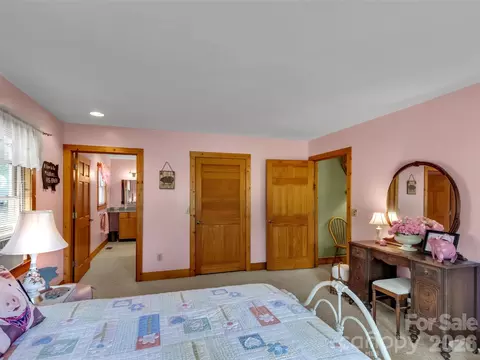 Bedroom - 136 Buchanan Loop, Sylva, NC 28779 photo 2 of 4