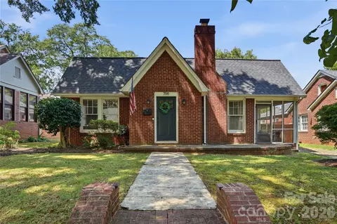 700 Woodruff Pl, Charlotte, NC 28208