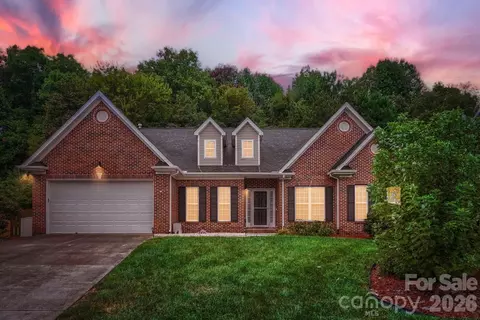 12015 Hampton Place Dr, Charlotte, NC 28269