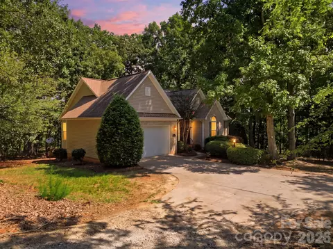 14724 Beatties Ford Rd, Huntersville, NC 28078