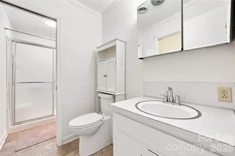 Bath - 556 Oakhaven Dr, Lancaster, SC 29720 photo 5 of 5