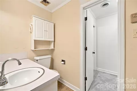Bath - 556 Oakhaven Dr, Lancaster, SC 29720 photo 2 of 5