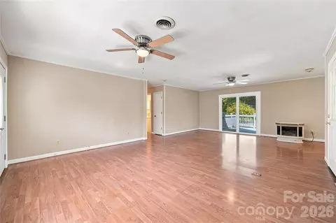 Living - 556 Oakhaven Dr, Lancaster, SC 29720 photo 2 of 7