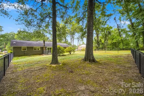 Exterior - 556 Oakhaven Dr, Lancaster, SC 29720 photo 8 of 8