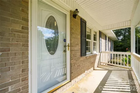 Exterior - 556 Oakhaven Dr, Lancaster, SC 29720 photo 2 of 8
