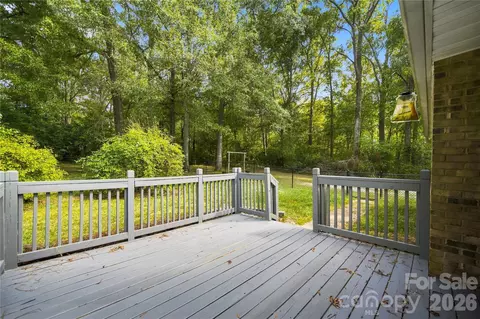 Exterior - 556 Oakhaven Dr, Lancaster, SC 29720 photo 4 of 8