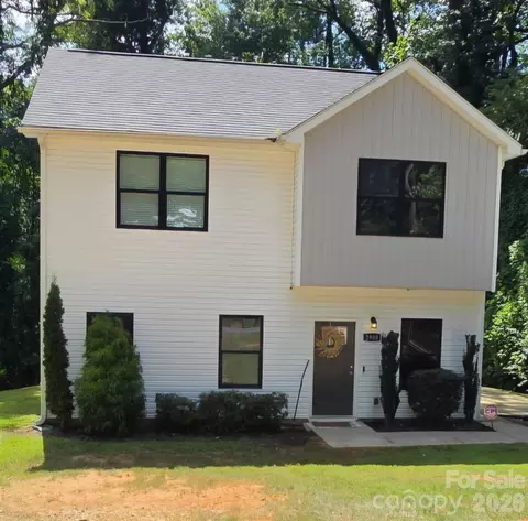 2908 Burgess Dr, Charlotte, NC 28208