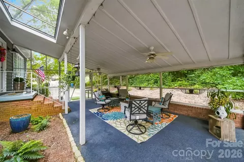 Exterior - 37 Home Place Ln, Hickory, NC 28601 photo 5 of 14