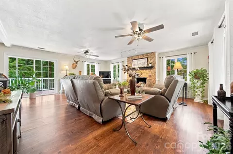 Living - 37 Home Place Ln, Hickory, NC 28601 photo 2 of 2