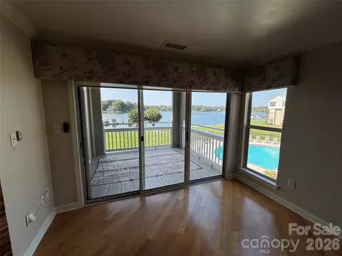 Living - 1332 Torrence Cir, Davidson, NC 28036 photo 1 of 11