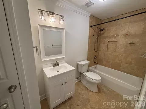 Bath - 1332 Torrence Cir, Davidson, NC 28036 photo 5 of 5