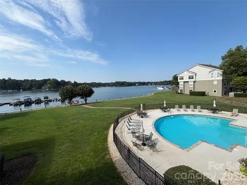 Exterior - 1332 Torrence Cir, Davidson, NC 28036 photo 5 of 8
