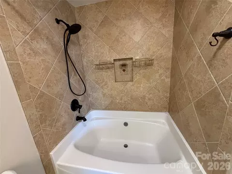 Bath - 1332 Torrence Cir, Davidson, NC 28036 photo 3 of 5