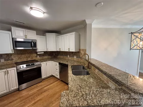 Kitchen - 1332 Torrence Cir, Davidson, NC 28036 photo 3 of 4