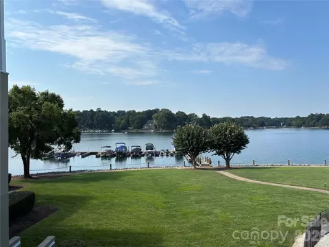 View/Area - 1332 Torrence Cir, Davidson, NC 28036 photo 3 of 3