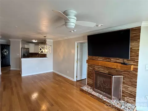 Living - 1332 Torrence Cir, Davidson, NC 28036 photo 4 of 11