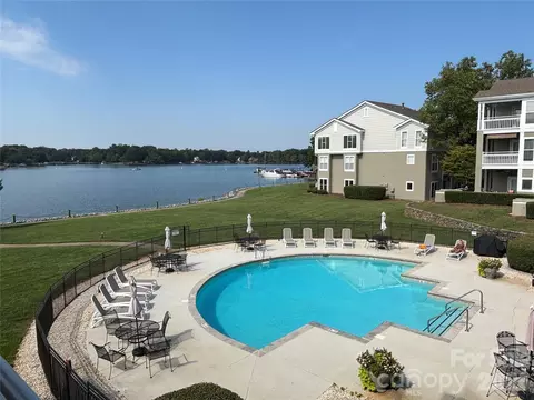 Exterior - 1332 Torrence Cir, Davidson, NC 28036 photo 2 of 8