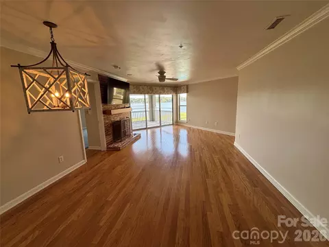 Living - 1332 Torrence Cir, Davidson, NC 28036 photo 5 of 11