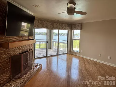 Living - 1332 Torrence Cir, Davidson, NC 28036 photo 2 of 11