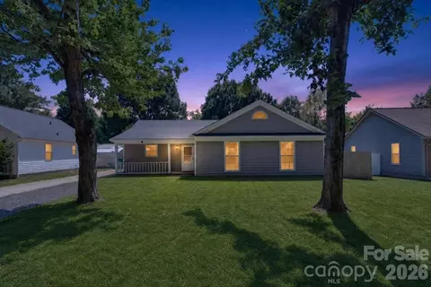 8006 Sheringham Way, Charlotte, NC 28227